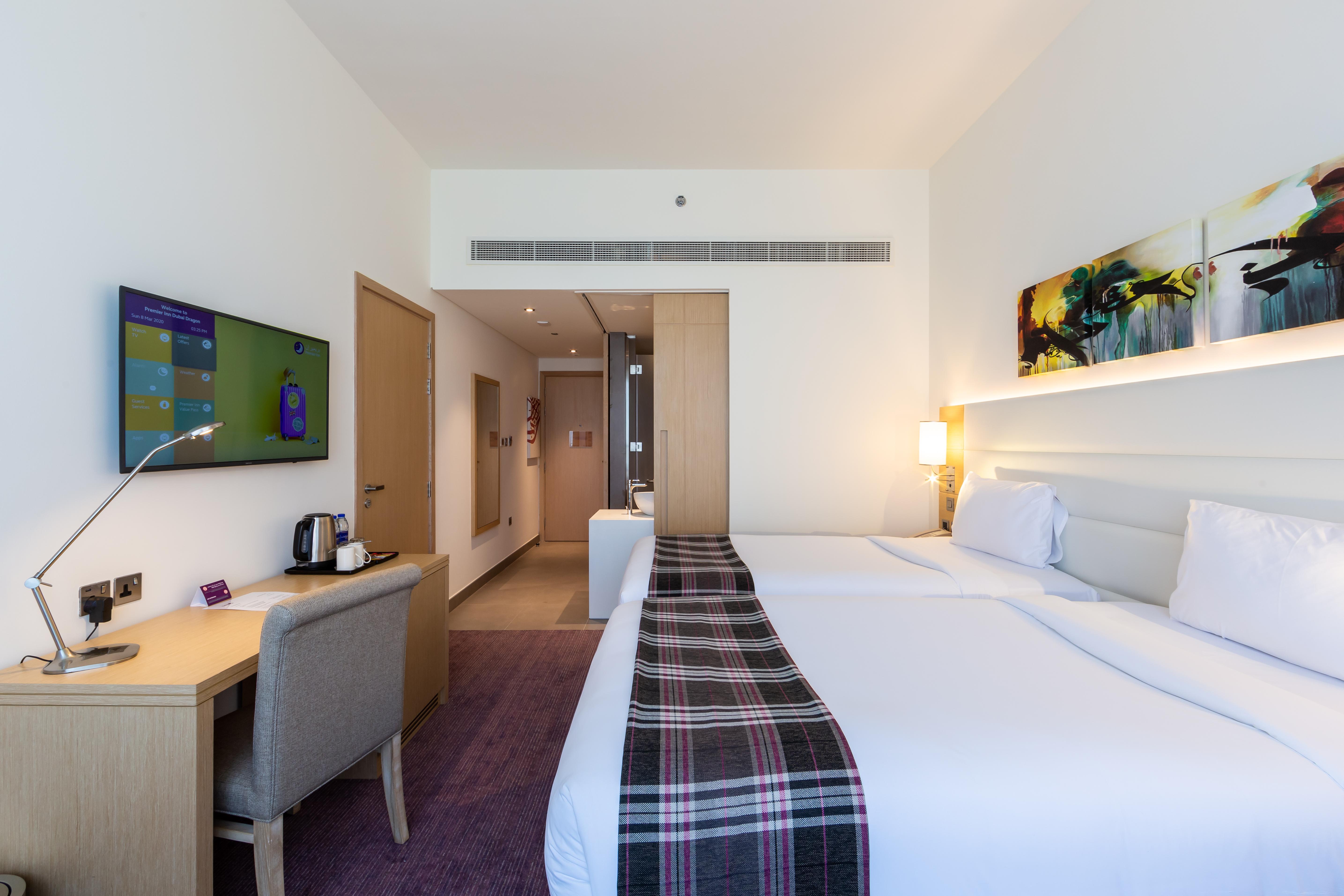 Premier Inn Dubai Dragon Mart Екстериор снимка