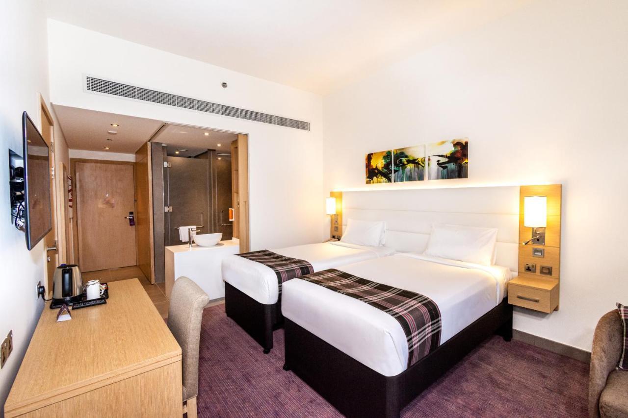 Premier Inn Dubai Dragon Mart Екстериор снимка