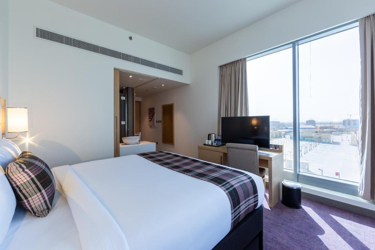 Premier Inn Dubai Dragon Mart Екстериор снимка